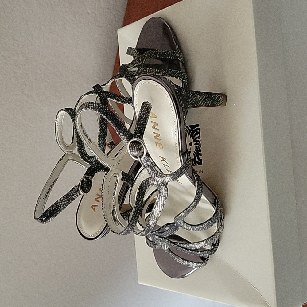 Size 7.5 Ann Klein shoe